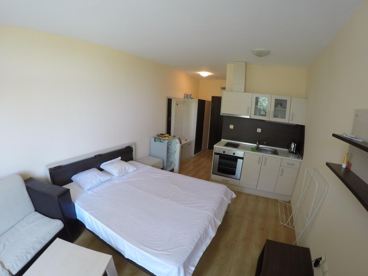 VP Luxor Studio Sveti Vlas Exterior foto